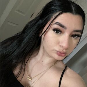 Meet your Posher, Mia